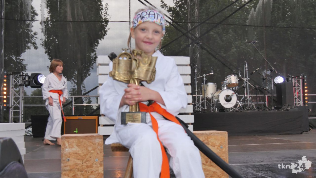 Sobota na Dniach Końskich. Świetni lokalni muzycy, sport i Kubańczyk [wideo, zdjęcia]