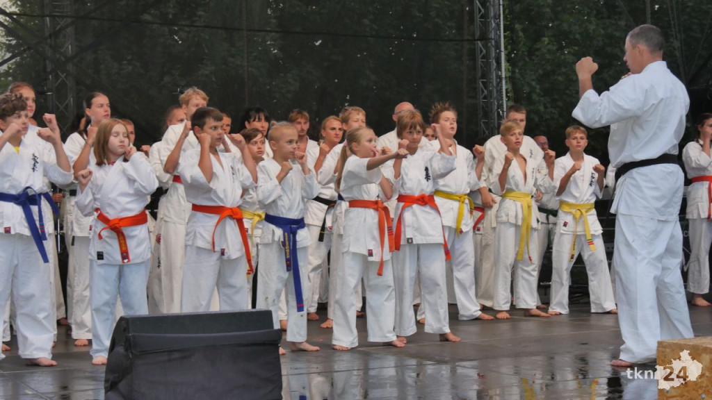 Sobota na Dniach Końskich. Świetni lokalni muzycy, sport i Kubańczyk [wideo, zdjęcia]