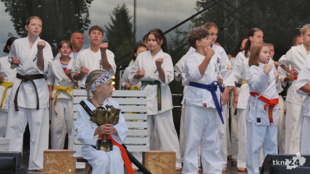 Sobota na Dniach Końskich. Świetni lokalni muzycy, sport i Kubańczyk [wideo, zdjęcia]