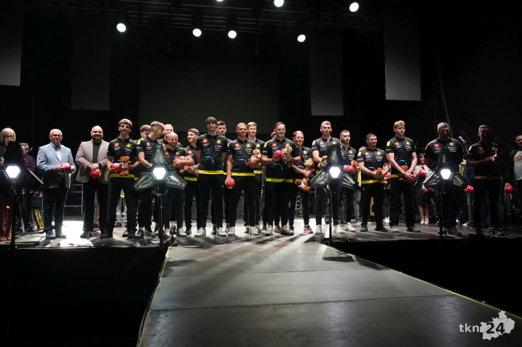 Świetne zwieńczenie Dni Końskich 2025. Zespół Wilki przyciągnął tłumy [wideo, zdjęcia]