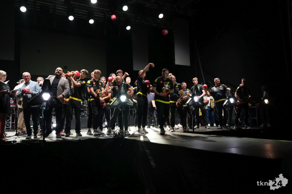 Świetne zwieńczenie Dni Końskich 2025. Zespół Wilki przyciągnął tłumy [wideo, zdjęcia]