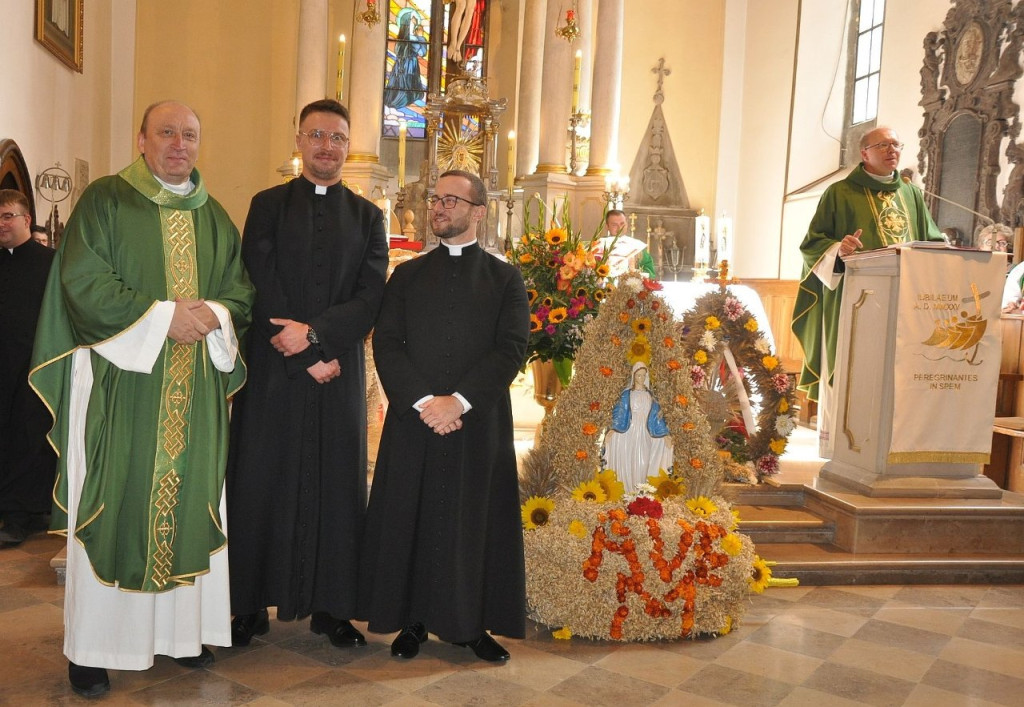Dożynki i nowi duszpasterze w Kolegiacie św. Mikołaja