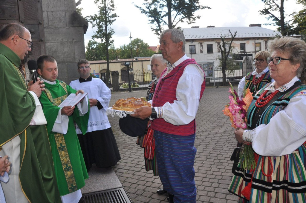 Dożynki i nowi duszpasterze w Kolegiacie św. Mikołaja