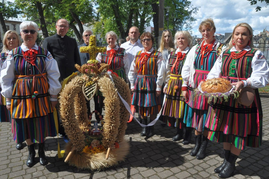 Dożynki i nowi duszpasterze w Kolegiacie św. Mikołaja