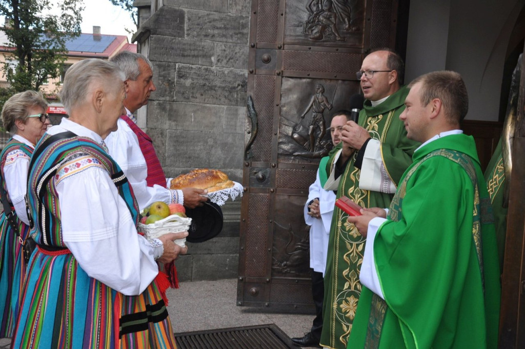 Dożynki i nowi duszpasterze w Kolegiacie św. Mikołaja
