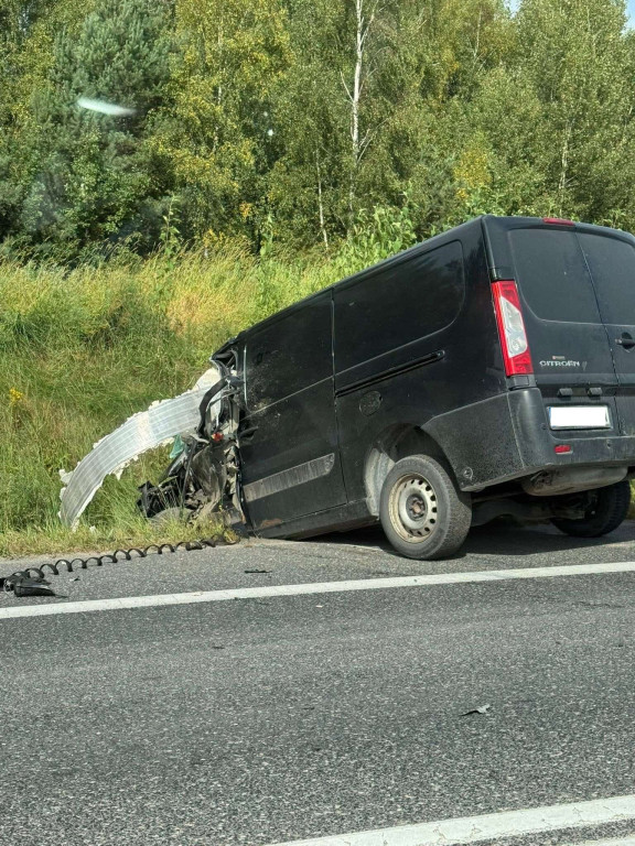 Poważny wypadek na trasie do Kielc. Droga jest zablokowana [zdjęcia]