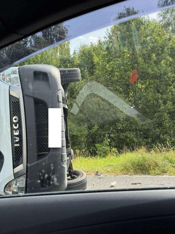 Poważny wypadek na trasie do Kielc. Droga jest zablokowana [zdjęcia]