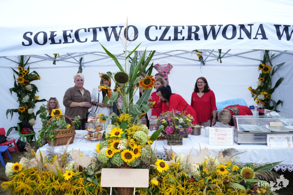 Zespół Baciary gwiazdą dożynek w gminie Słupia Konecka [wideo, zdjęcia]