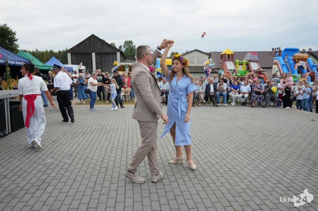 Zespół Baciary gwiazdą dożynek w gminie Słupia Konecka [wideo, zdjęcia]
