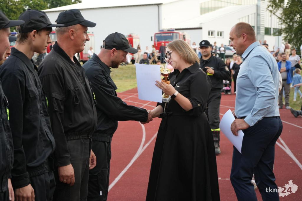 Zawody sportowo-pożarnicze w Rudzie Malenieckiej. Konkurowali strażacy z dwóch gmin [wideo, zdjęcia]