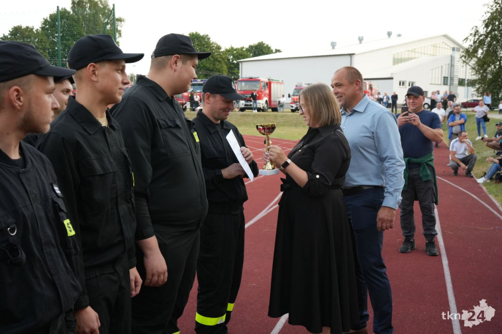 Zawody sportowo-pożarnicze w Rudzie Malenieckiej. Konkurowali strażacy z dwóch gmin [wideo, zdjęcia]