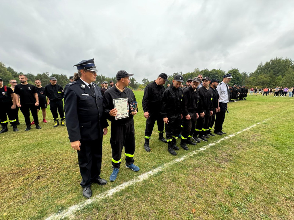 Niekłań i Kozów wygrywają zawody pożarnicze w Stąporkowie [zdjęcia]