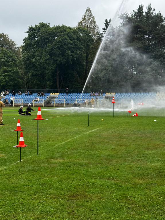 Niekłań i Kozów wygrywają zawody pożarnicze w Stąporkowie [zdjęcia]