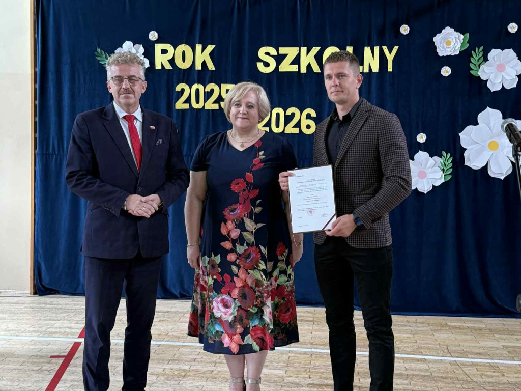 Rozpoczęcie roku szkolnego w ZSP im. Stanisława Staszica w Stąporkowie [zdjęcia]