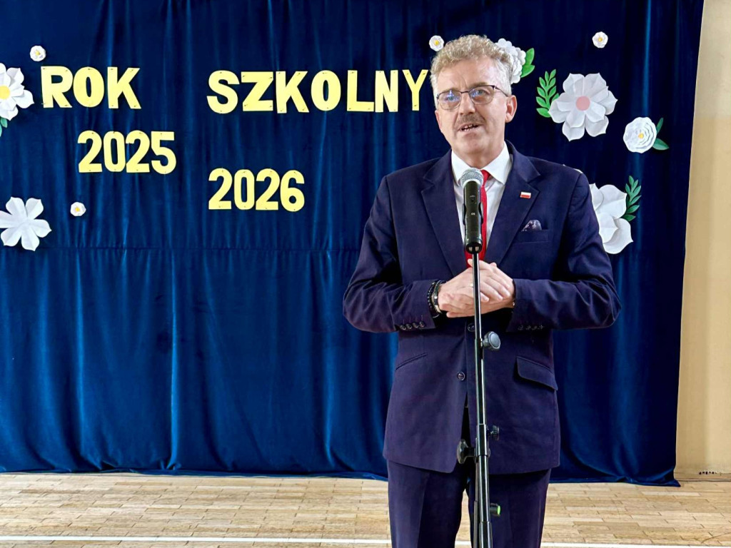 Rozpoczęcie roku szkolnego w ZSP im. Stanisława Staszica w Stąporkowie [zdjęcia]