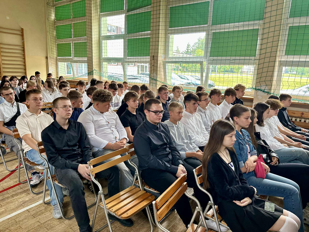 Rozpoczęcie roku szkolnego w ZSP im. Stanisława Staszica w Stąporkowie [zdjęcia]