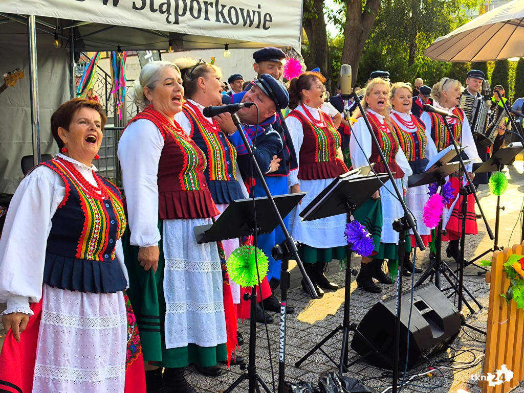 Gmina Stąporków pożegnała wakacje ludowym Korowodem Świętokrzyskim [wideo, zdjęcia]