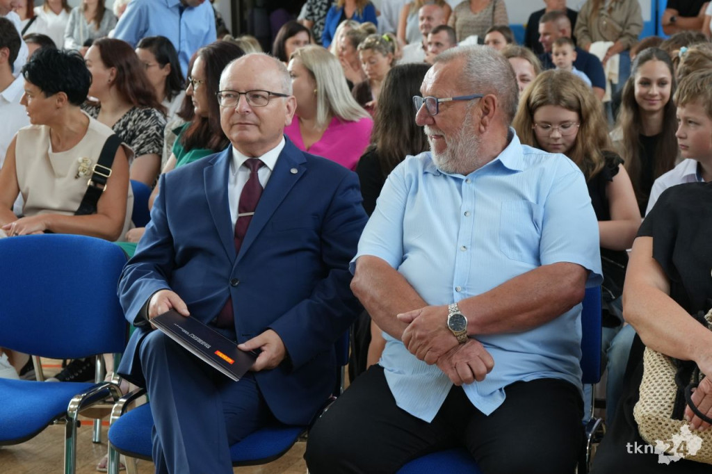 Nowy rok szkolny wystartował! Powiat konecki wrócił do nauki [wideo, zdjęcia]
