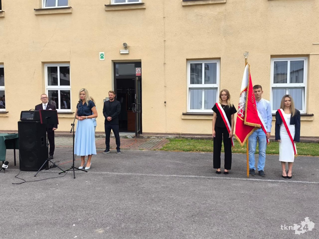 Nowy rok szkolny wystartował! Powiat konecki wrócił do nauki [wideo, zdjęcia]