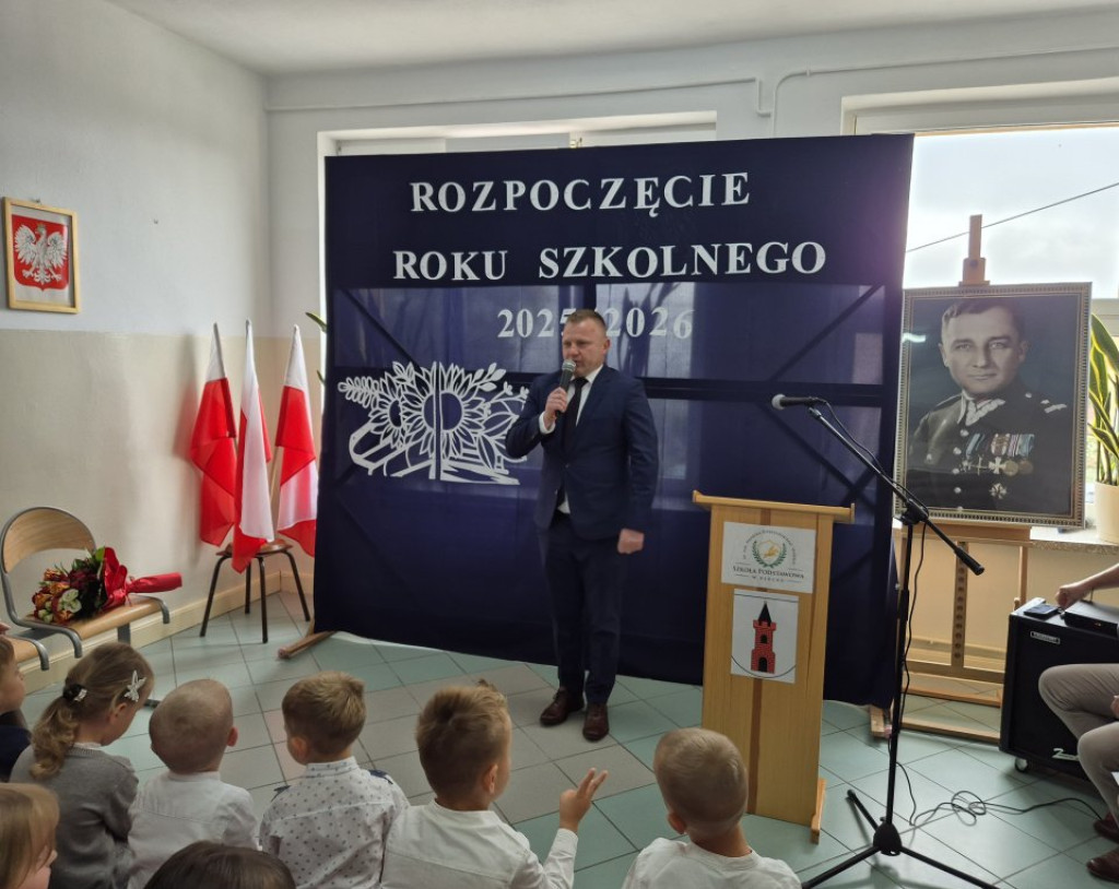 Uroczyste rozpoczęcie roku szkolnego w Gminie Radoszyce [zdjęcia]