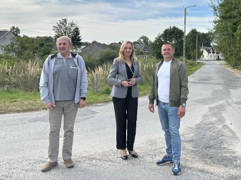 Nowe oświetlenie uliczne w Giełzowie już gotowe [zdjęcia]