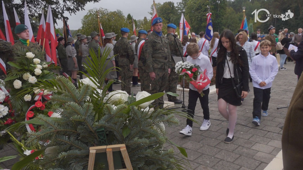 Sobotnie obchody Koneckiego Września 2025. Uroczystość przy Pomniku Partyzantów [wideo, zdjęcia]