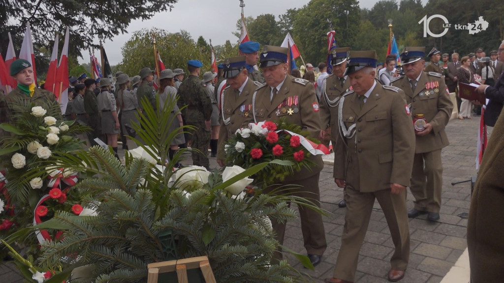 Sobotnie obchody Koneckiego Września 2025. Uroczystość przy Pomniku Partyzantów [wideo, zdjęcia]