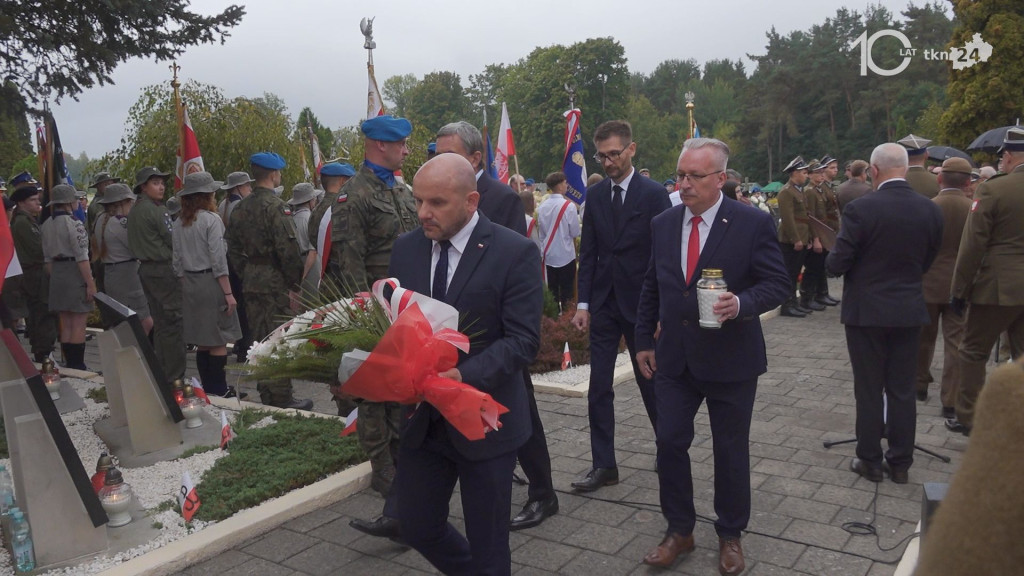 Sobotnie obchody Koneckiego Września 2025. Uroczystość przy Pomniku Partyzantów [wideo, zdjęcia]