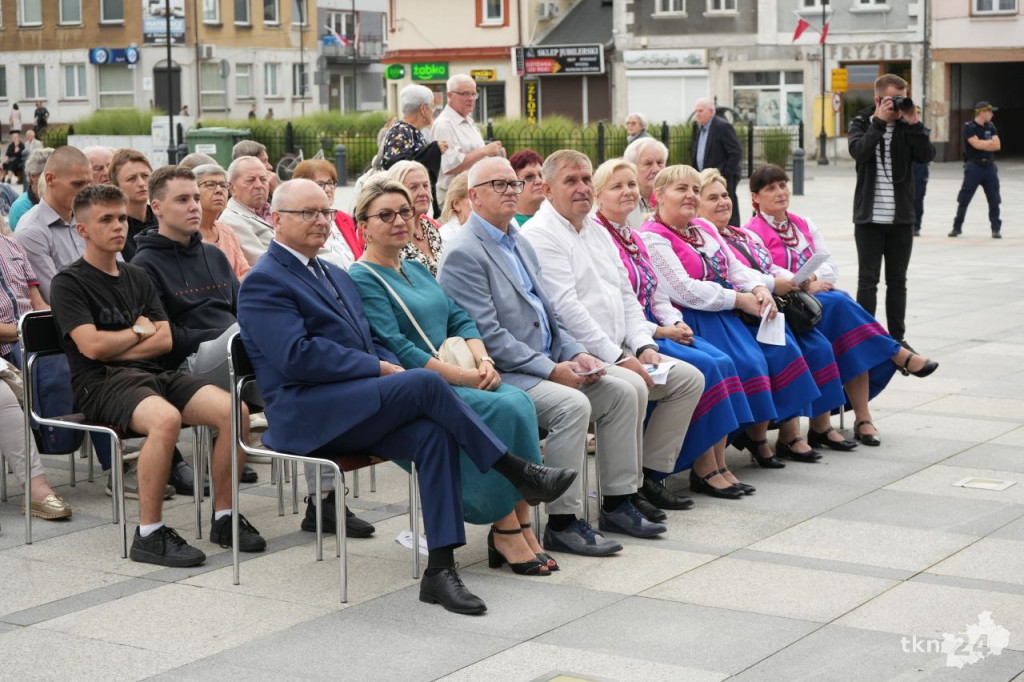 Niedziela Koneckiego Września 2025. Modlitwa za ojczyznę i koncert wojskowy na rynku [wideo, zdjęcia]
