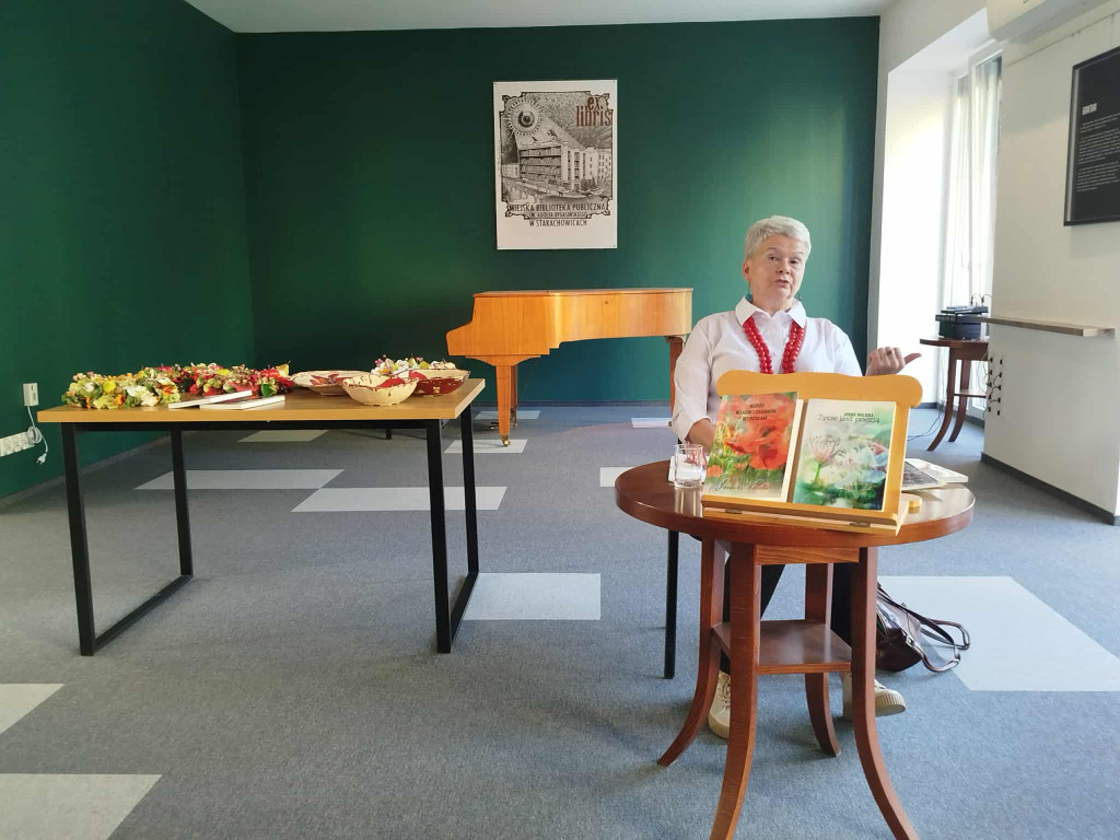 Spotkanie autorskie Janiny Malickiej w starachowickiej bibliotece [zdjęcia]