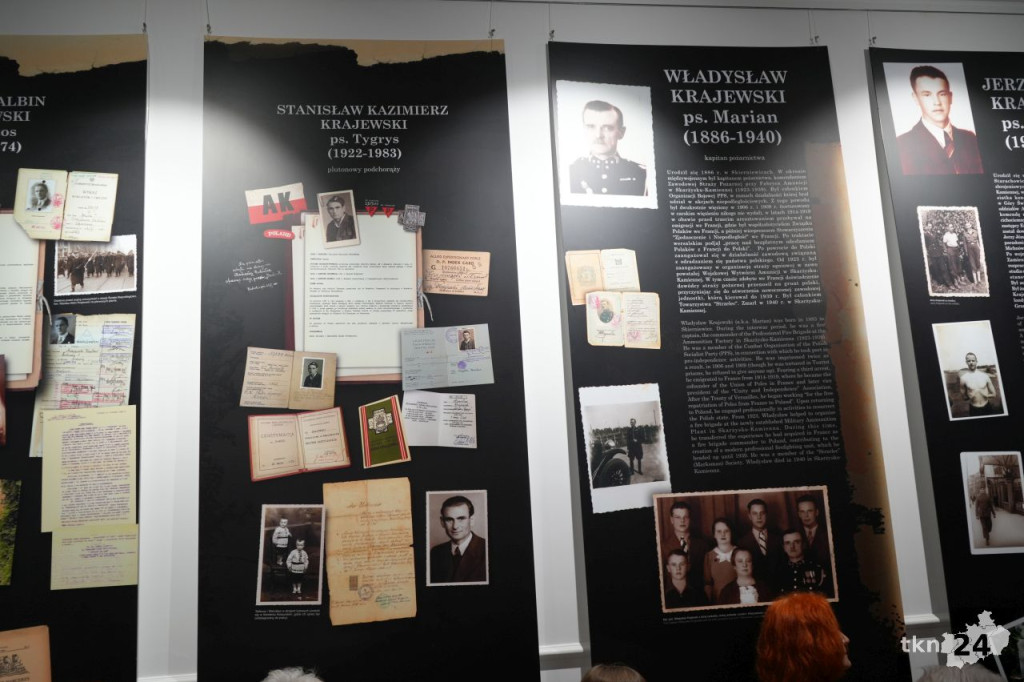 Wieczór z historią. Biblioteka Publiczna w Końskich zaprosiła na wystawę i prelekcje [zdjęcia]