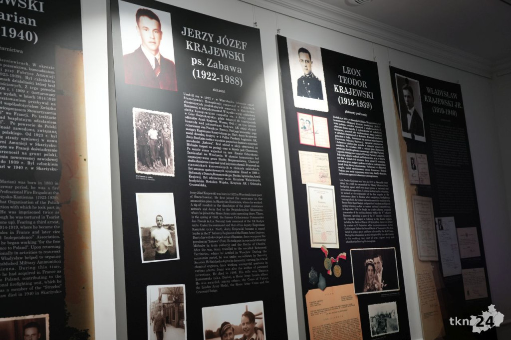 Wieczór z historią. Biblioteka Publiczna w Końskich zaprosiła na wystawę i prelekcje [zdjęcia]
