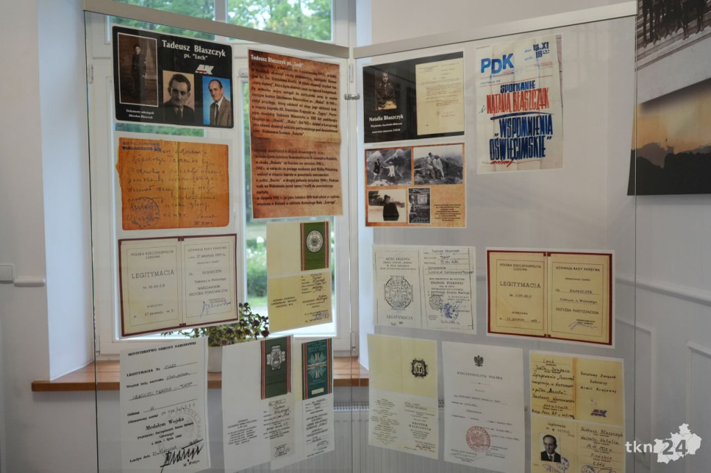 Wieczór z historią. Biblioteka Publiczna w Końskich zaprosiła na wystawę i prelekcje [zdjęcia]