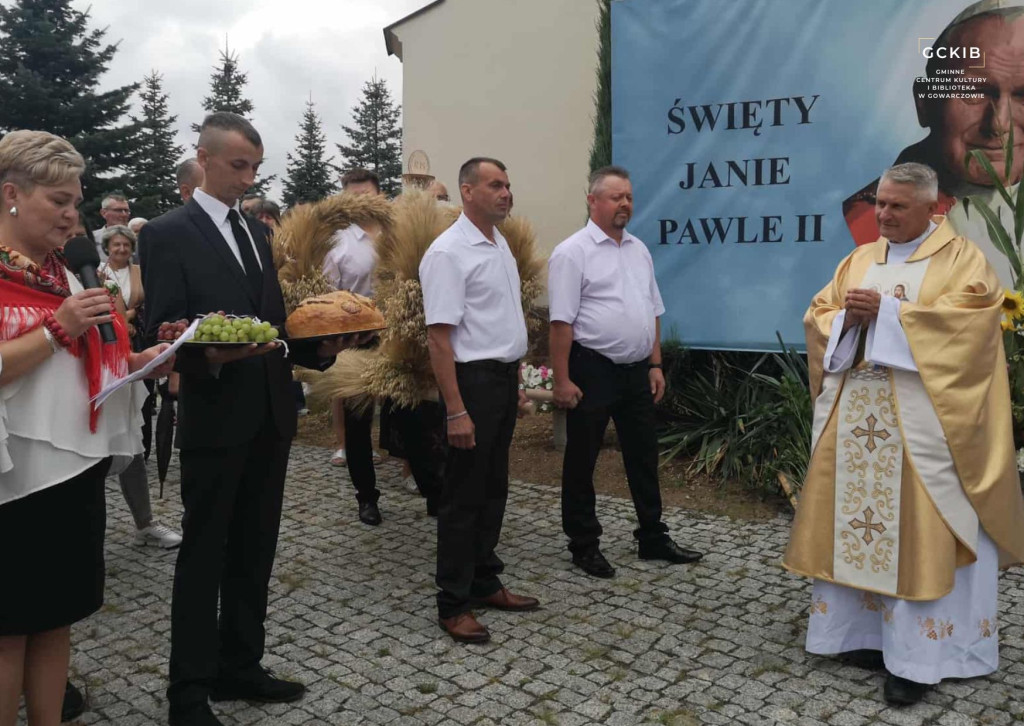 Msza dożynkowa i rekonstrukcja historyczna w Gowarczowie [zdjęcia]