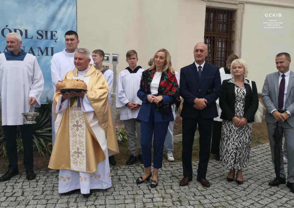 Msza dożynkowa i rekonstrukcja historyczna w Gowarczowie [zdjęcia]