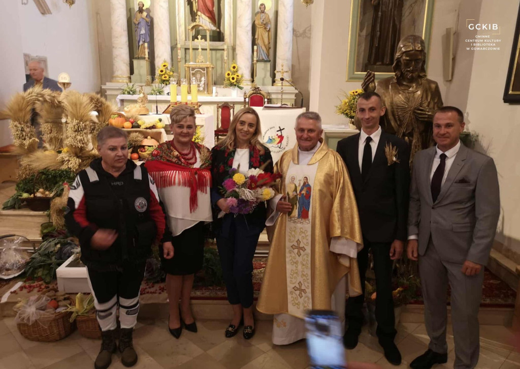 Msza dożynkowa i rekonstrukcja historyczna w Gowarczowie [zdjęcia]