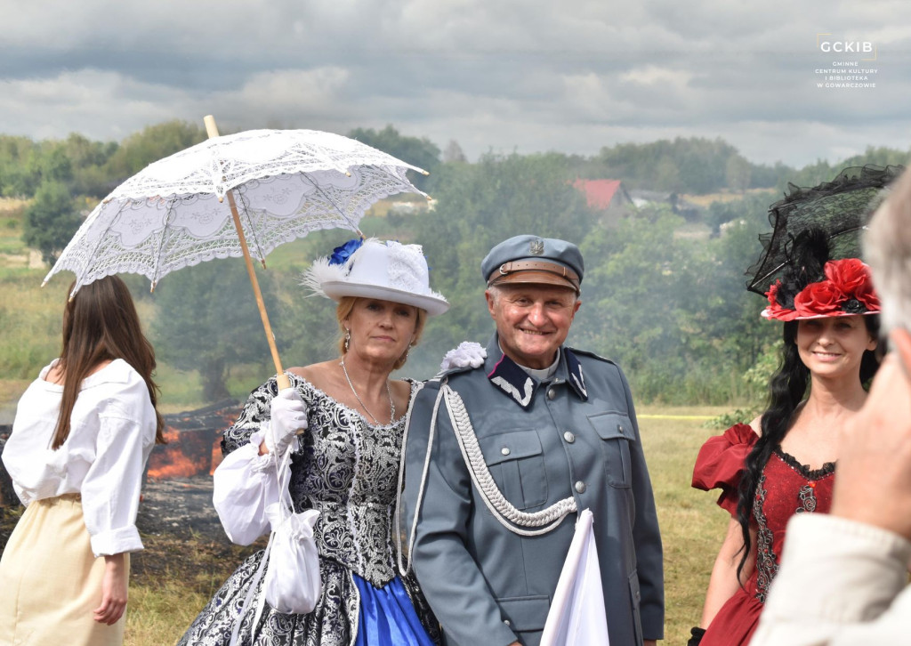 Msza dożynkowa i rekonstrukcja historyczna w Gowarczowie [zdjęcia]