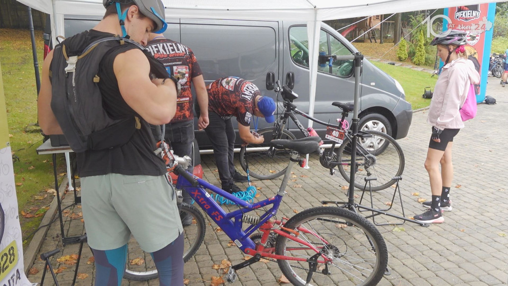 Ponad stu uczestników na Piekielnym Bike Oriencie w gminie Stąporków [wideo, zdjęcia]