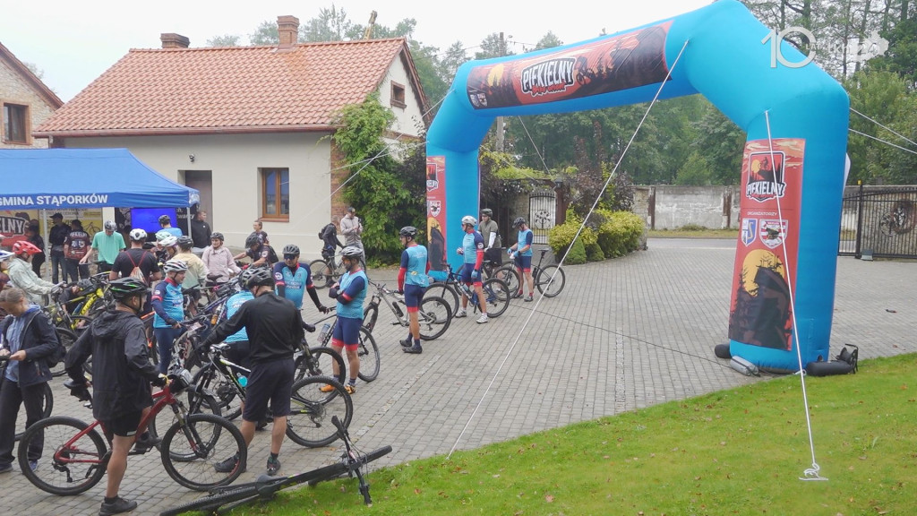 Ponad stu uczestników na Piekielnym Bike Oriencie w gminie Stąporków [wideo, zdjęcia]