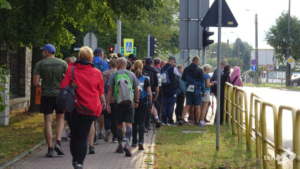 Nawet 270 osób maszeruje po medal na szlakach wokół Końskich! [wideo, zdjęcia]