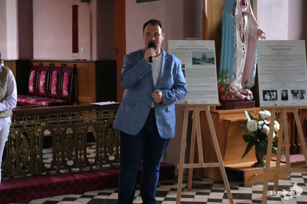 Pierwszy spacer historyczny w Niekłaniu. Uczestnicy poznawali lokalną historię [wideo, zdjęcia]