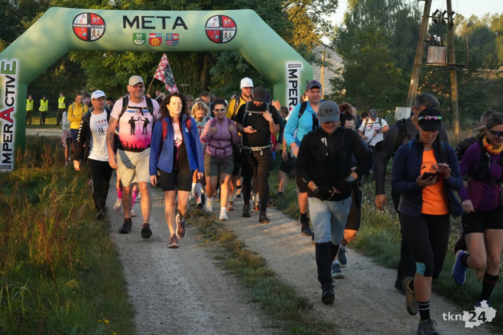 Po raz czwarty pożegnali Afrykę. 140 piechurów na trasie rajdu [wideo, zdjęcia]