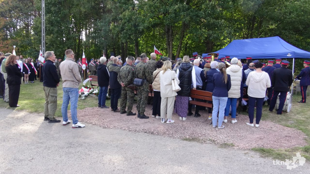 W Bokowie uroczyście odsłonięto odnowiony pomnik pamięci żołnierzy Armii Krajowej [wideo, zdjęcia]