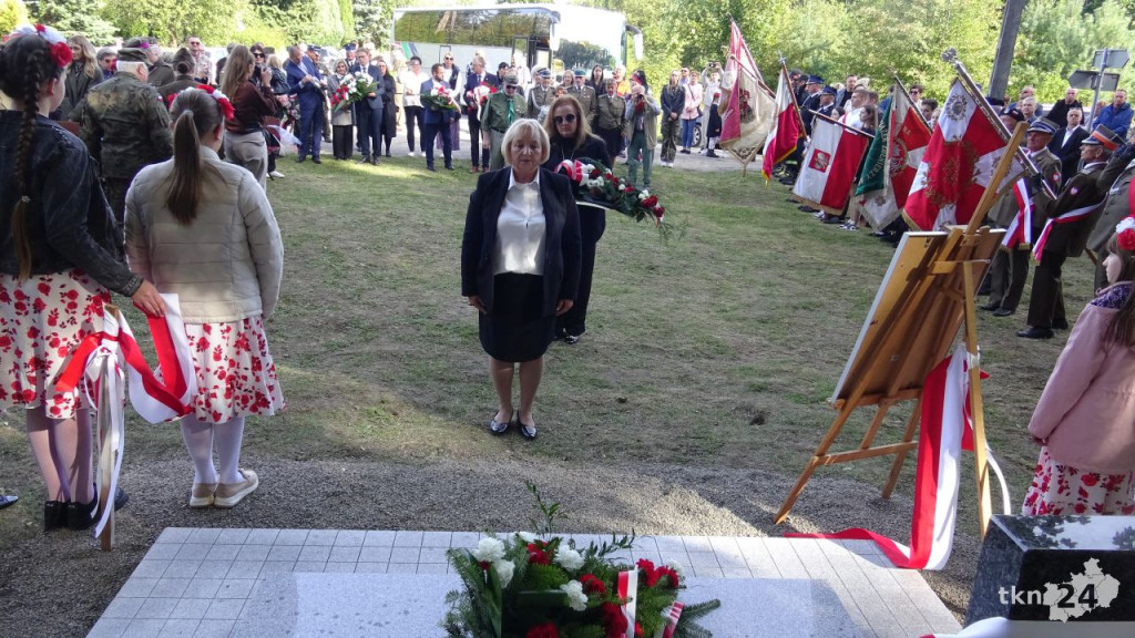 W Bokowie uroczyście odsłonięto odnowiony pomnik pamięci żołnierzy Armii Krajowej [wideo, zdjęcia]