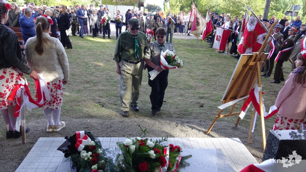 W Bokowie uroczyście odsłonięto odnowiony pomnik pamięci żołnierzy Armii Krajowej [wideo, zdjęcia]