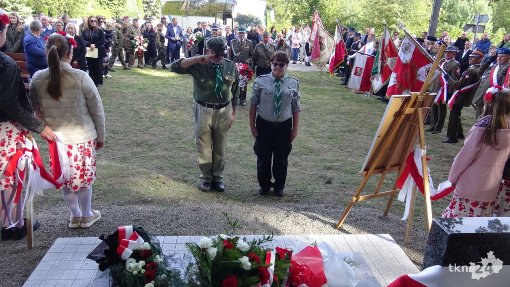W Bokowie uroczyście odsłonięto odnowiony pomnik pamięci żołnierzy Armii Krajowej [wideo, zdjęcia]