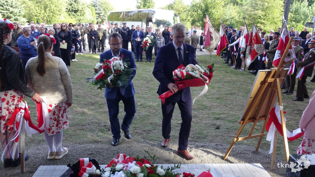 W Bokowie uroczyście odsłonięto odnowiony pomnik pamięci żołnierzy Armii Krajowej [wideo, zdjęcia]