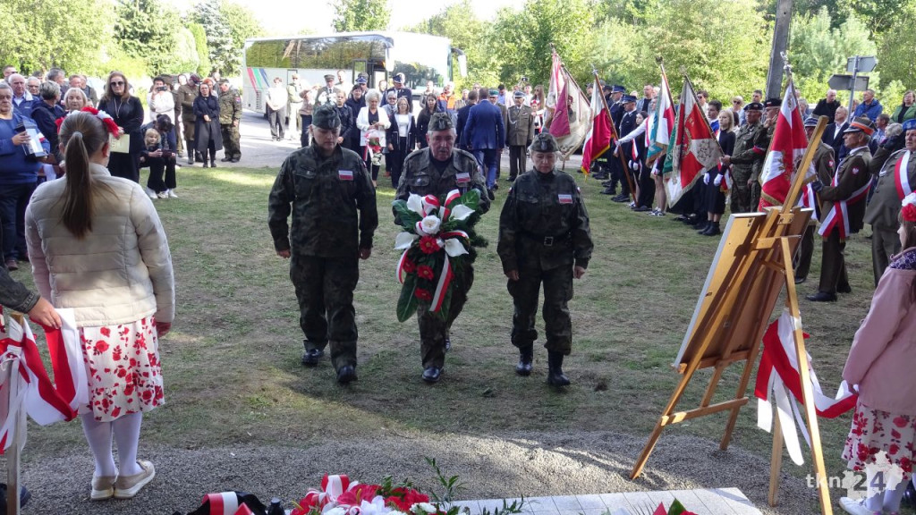 W Bokowie uroczyście odsłonięto odnowiony pomnik pamięci żołnierzy Armii Krajowej [wideo, zdjęcia]