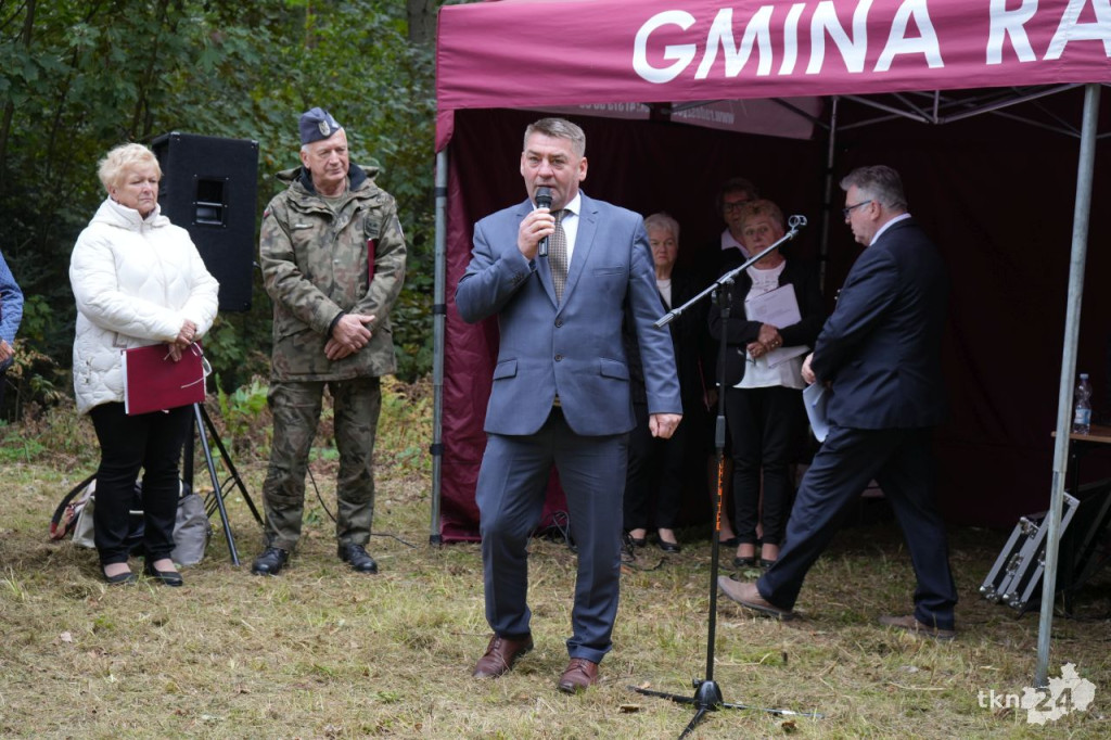 Spotkali się na polanie w Gruszce by uczcić pamięć zmarłych [wideo, zdjęcia]