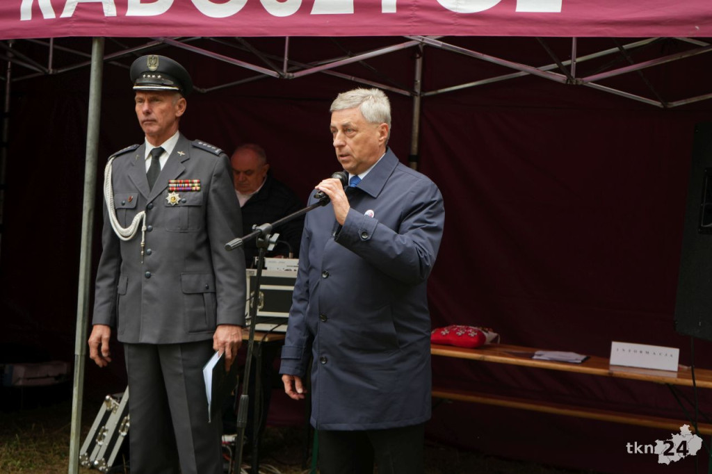 Spotkali się na polanie w Gruszce by uczcić pamięć zmarłych [wideo, zdjęcia]